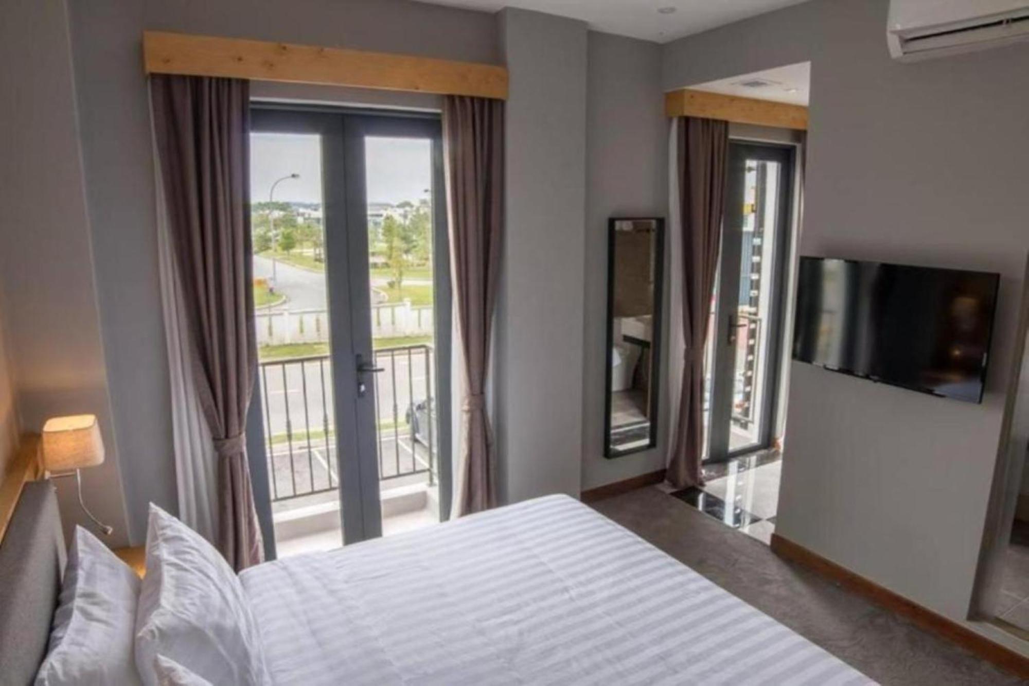 Redpine Boutique Hotel Skudai Extérieur photo